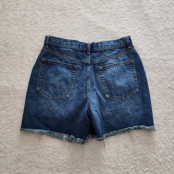 Fashion Nova At A Glance Crossover Denim Shorts, Women's Size 9 - EUC - Picture 5 of 13